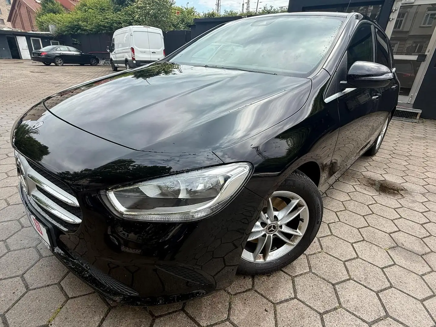 Mercedes-Benz B 180 B -Klasse 180, Automatik, Leder Schwarz - 2