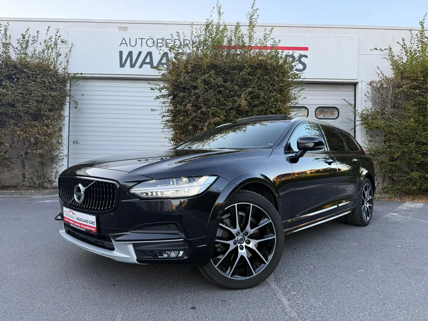 Volvo V90 Cross Country V90 Cross Country D5 AWD Geartronic Pro | 2020 Noir - 1