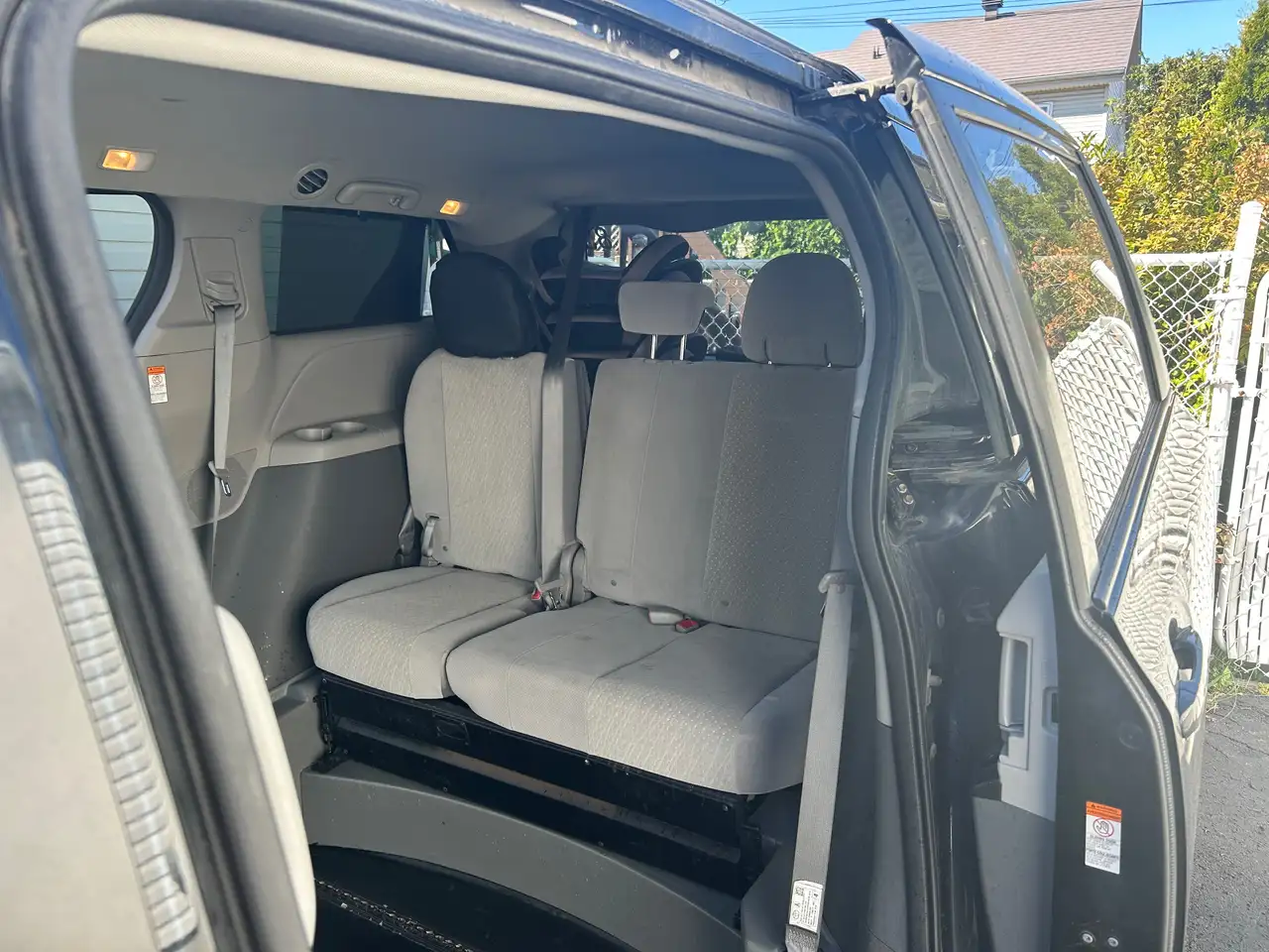 Toyota Sienna снимка Toyota Sienna