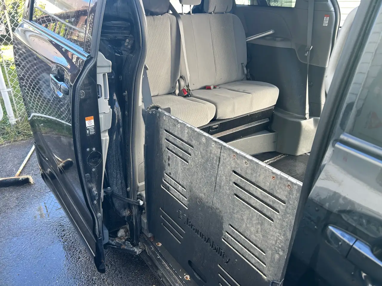 Toyota Sienna снимка Toyota Sienna