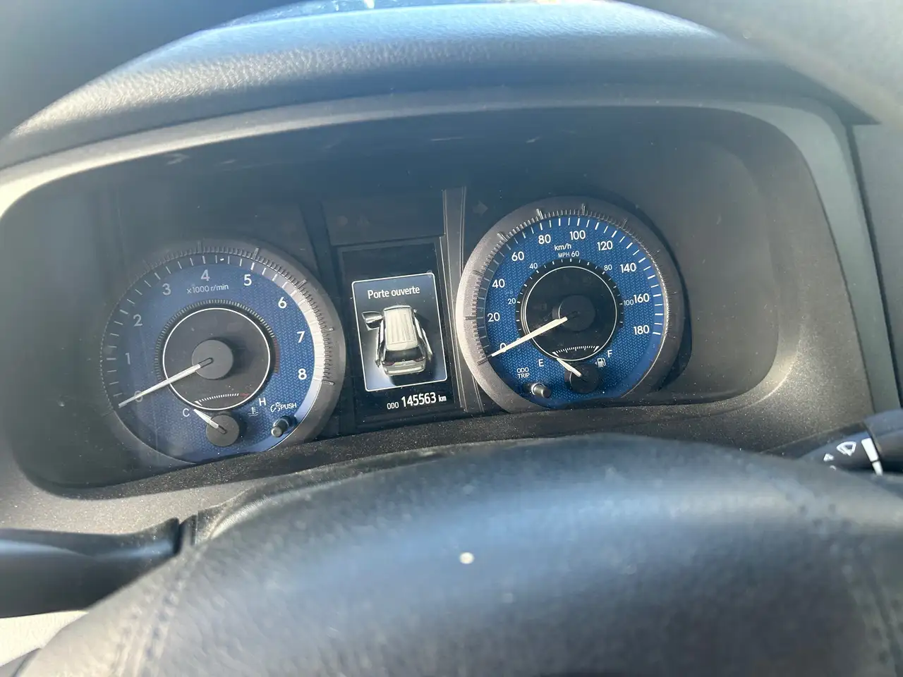 Toyota Sienna снимка Toyota Sienna