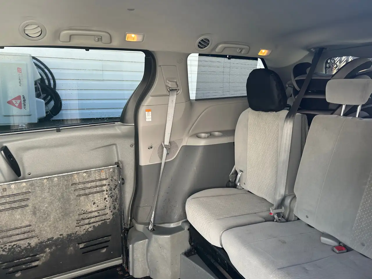 Toyota Sienna снимка Toyota Sienna