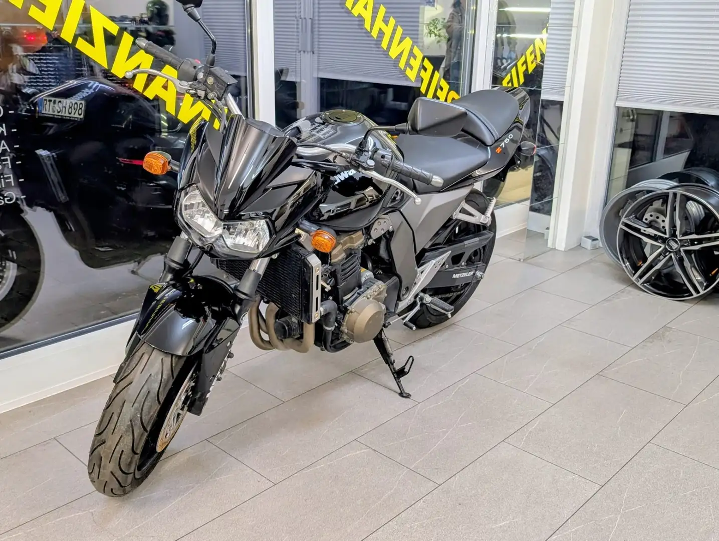 Kawasaki Z 750 10 tkm, 110 PS, 2. Hand Negro - 2