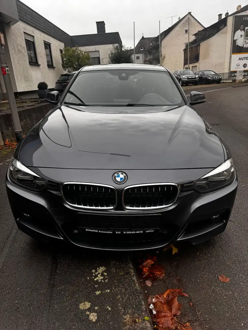 BMW 335 d xDrive M Sport Shadow Line Automatic, AHK, Grau - 2