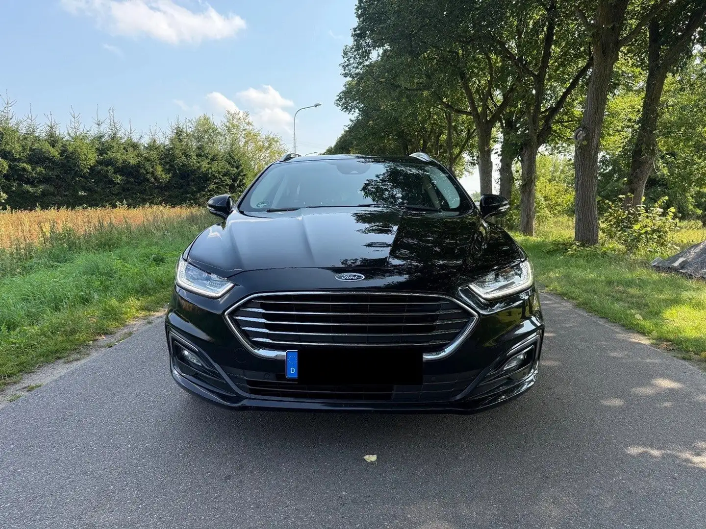 Ford Mondeo Mondeo Turnier 2.0 EcoBlue Allrad Aut.Titanium Schwarz - 1