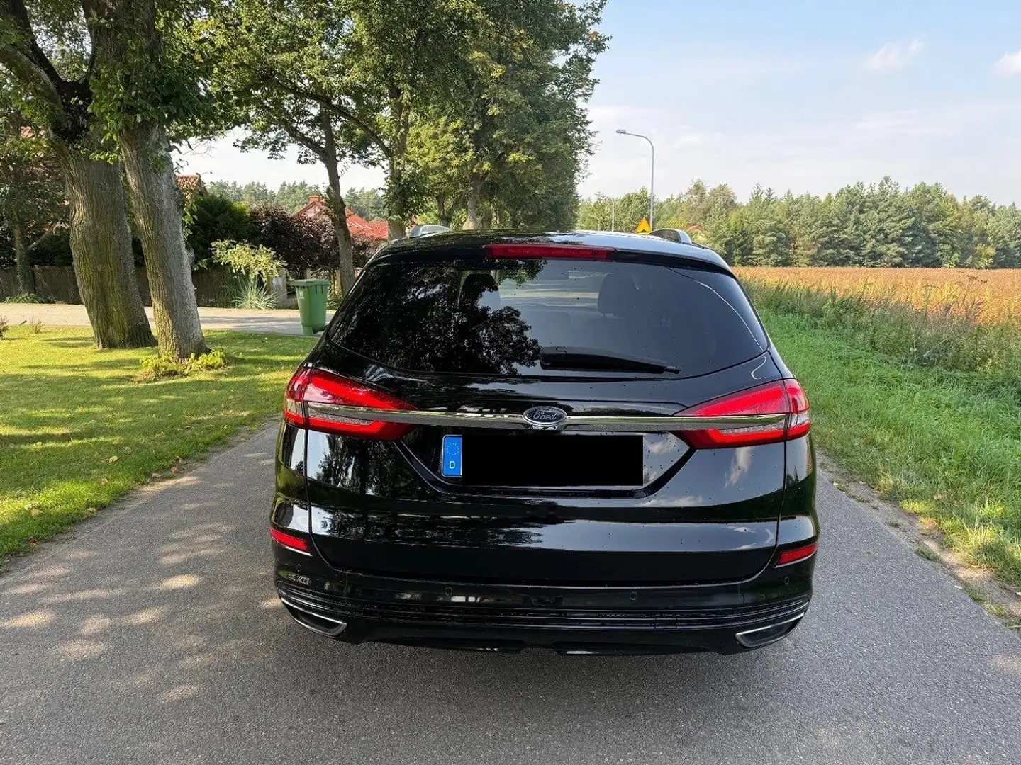 Ford Mondeo Mondeo Turnier 2.0 EcoBlue Allrad Aut.Titanium Schwarz - 2