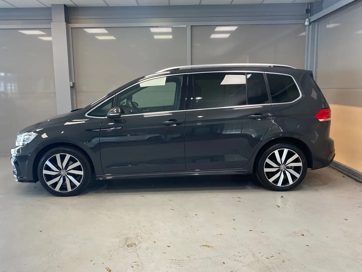 Volkswagen Touran 1.4 TSI Highline AUTOMAAT | 3 x R-Line | 7 persoon Gris - 2