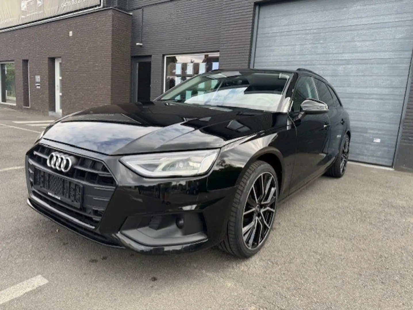 Audi A4 A4 Avant 35 TFSI S tronic Black Edition Černá - 2