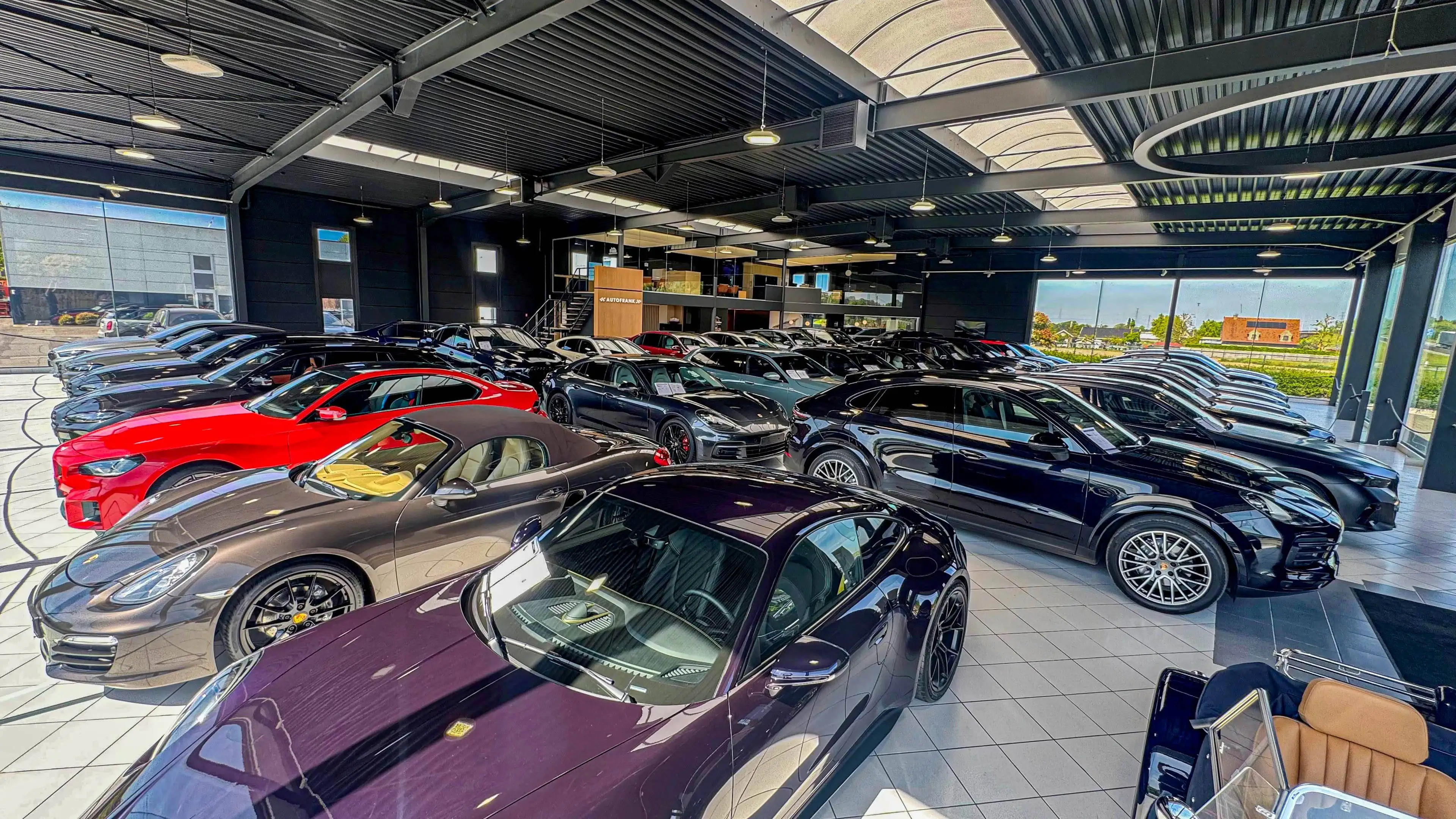 BMW 530 E / M-SPORT-PRO / PANO / H&K / CAM / ZETELVERW — photo 6