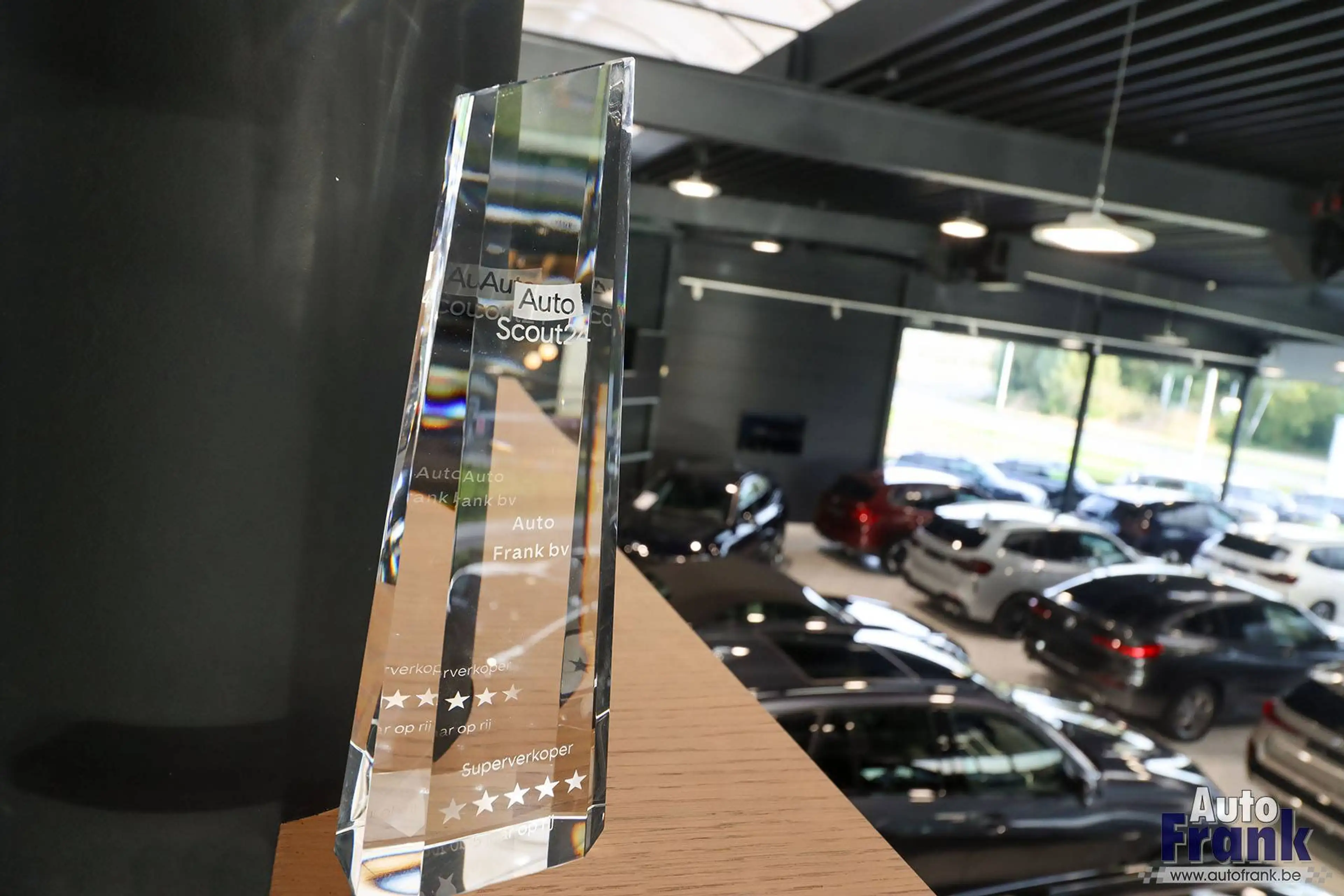 BMW 530 E / M-SPORT-PRO / PANO / H&K / CAM / ZETELVERW — photo 5