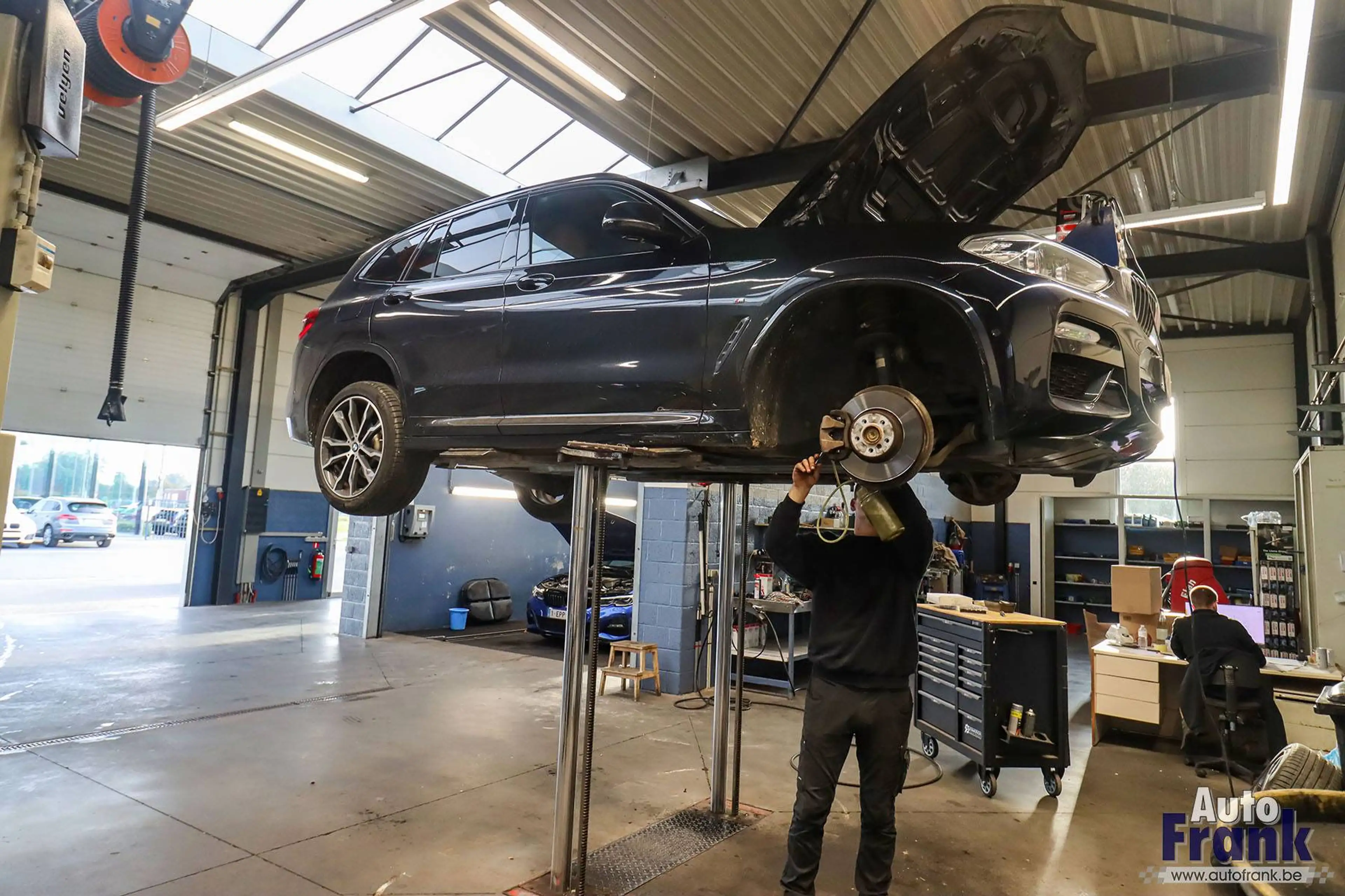BMW 530 E / M-SPORT-PRO / PANO / H&K / CAM / ZETELVERW — photo 14