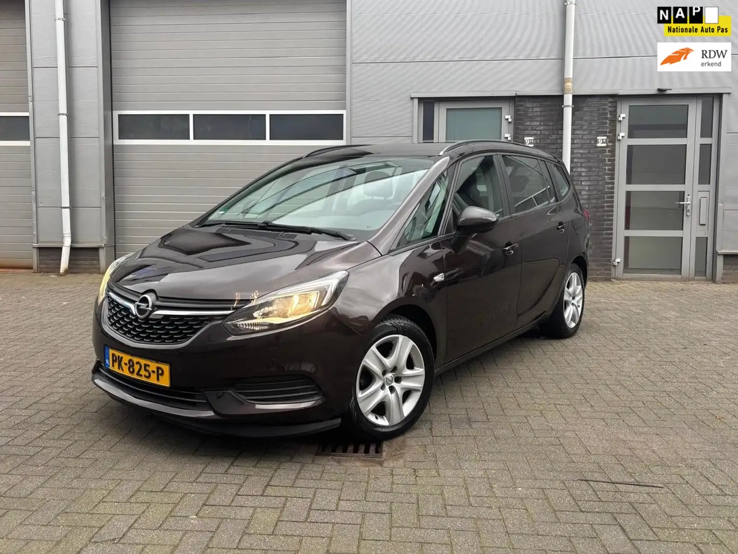 Opel Zafira 1.4 Turbo Online Edition Bruin - 1
