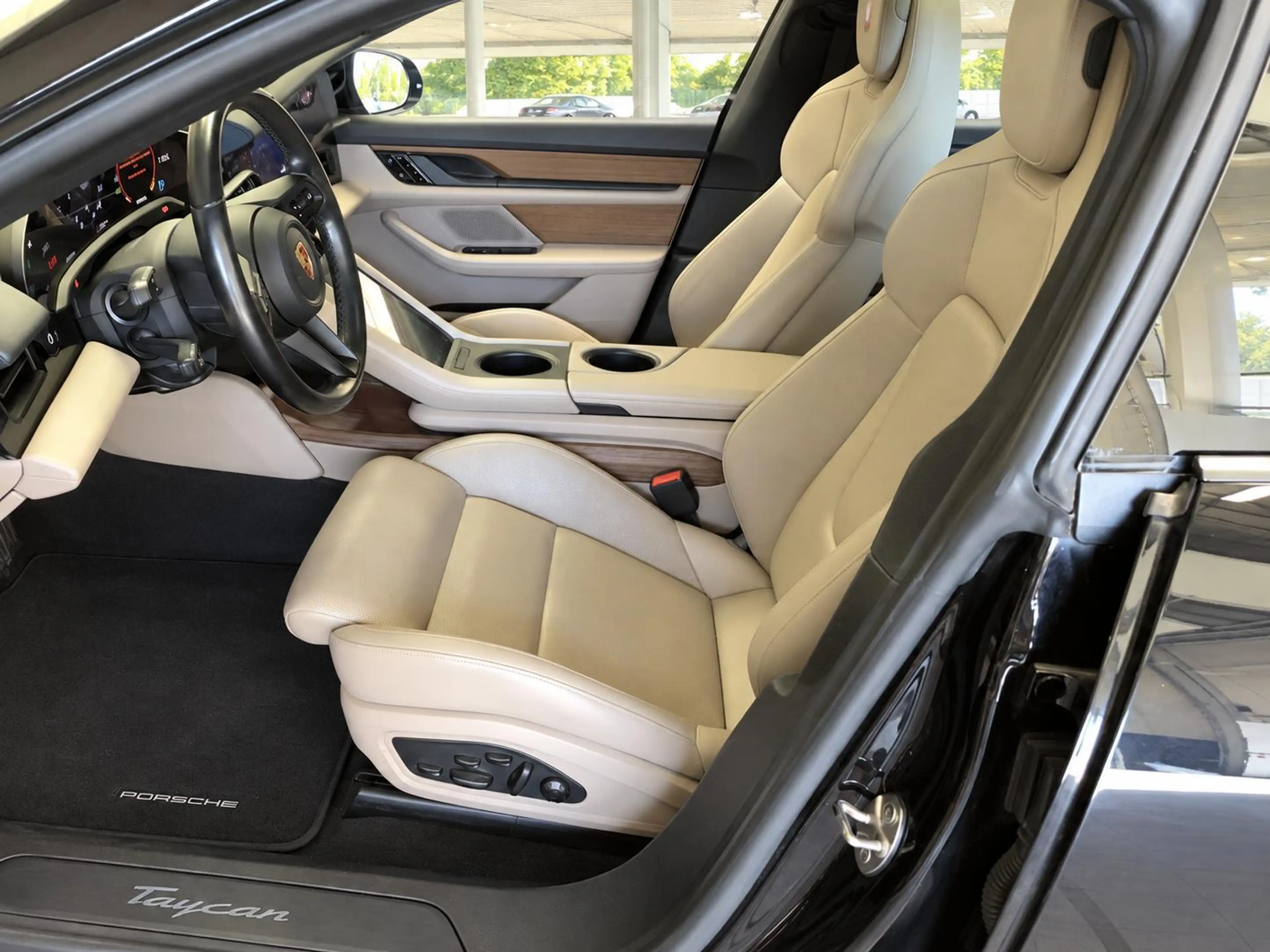 Porsche Taycan PERFORMANCEBATTERIE+*PANO*BEIFAHRER-DISPL — photo 5
