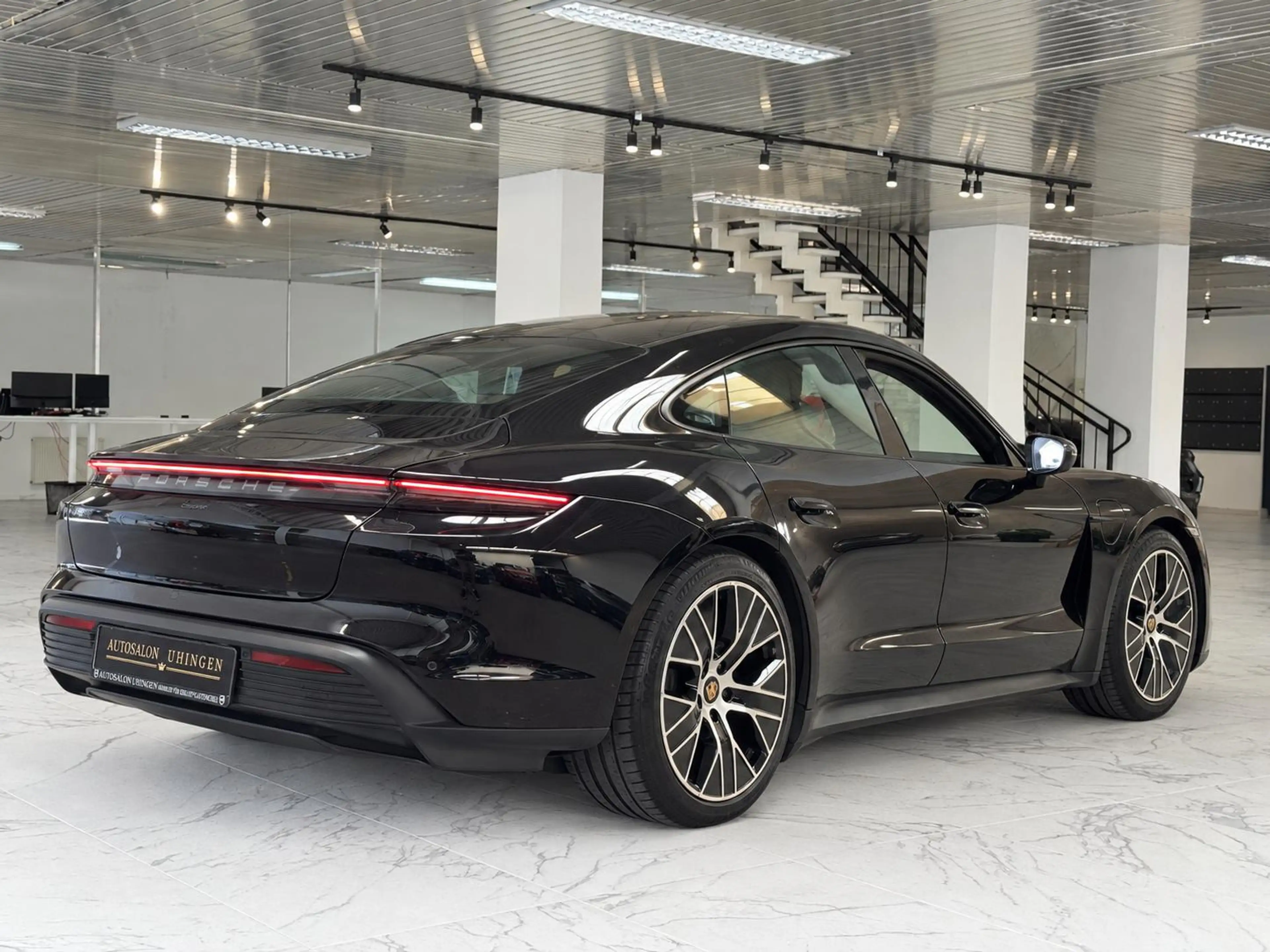 Porsche Taycan PERFORMANCEBATTERIE+*PANO*BEIFAHRER-DISPL — photo 4