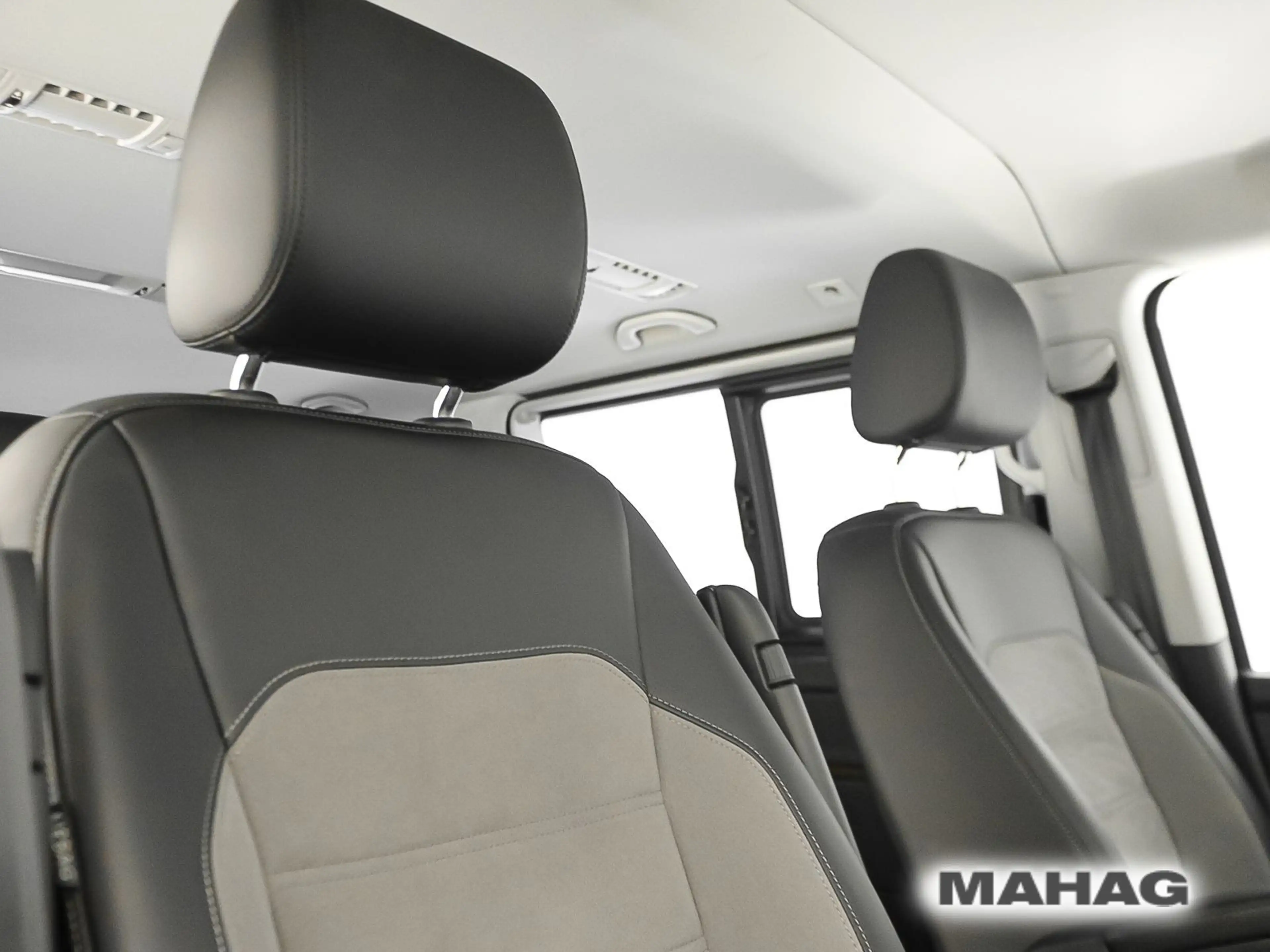 Volkswagen T6.1 Multivan Highline 4Mot 2.0 TDI 7-Sitzer AHK — photo 15