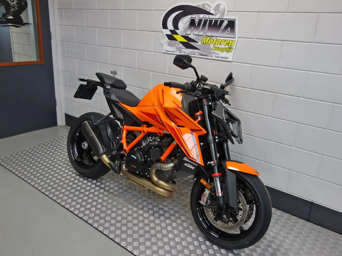 KTM 1390 Super Duke R Naranja - 2