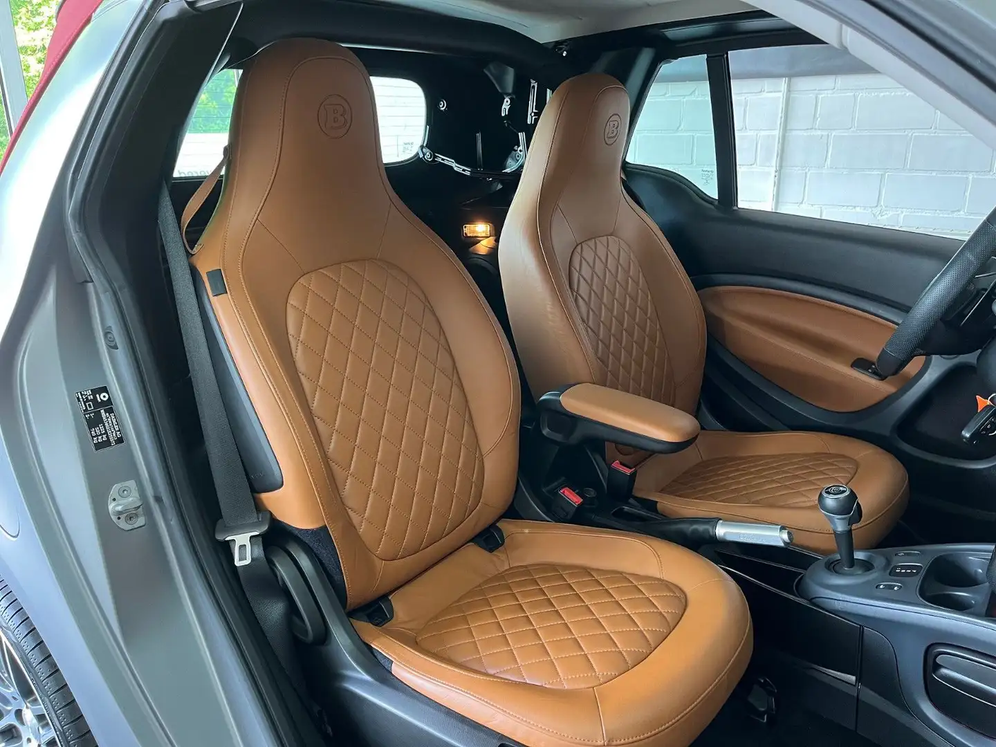 smart forTwo BRABUS Xclusive Tailor Made Leder braun Gris - 2