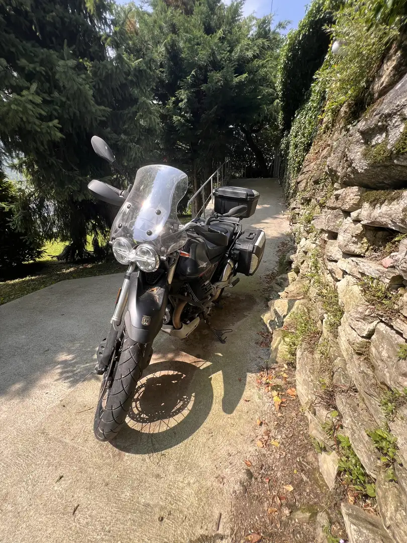 Moto Guzzi V 85 TT adventure - 1