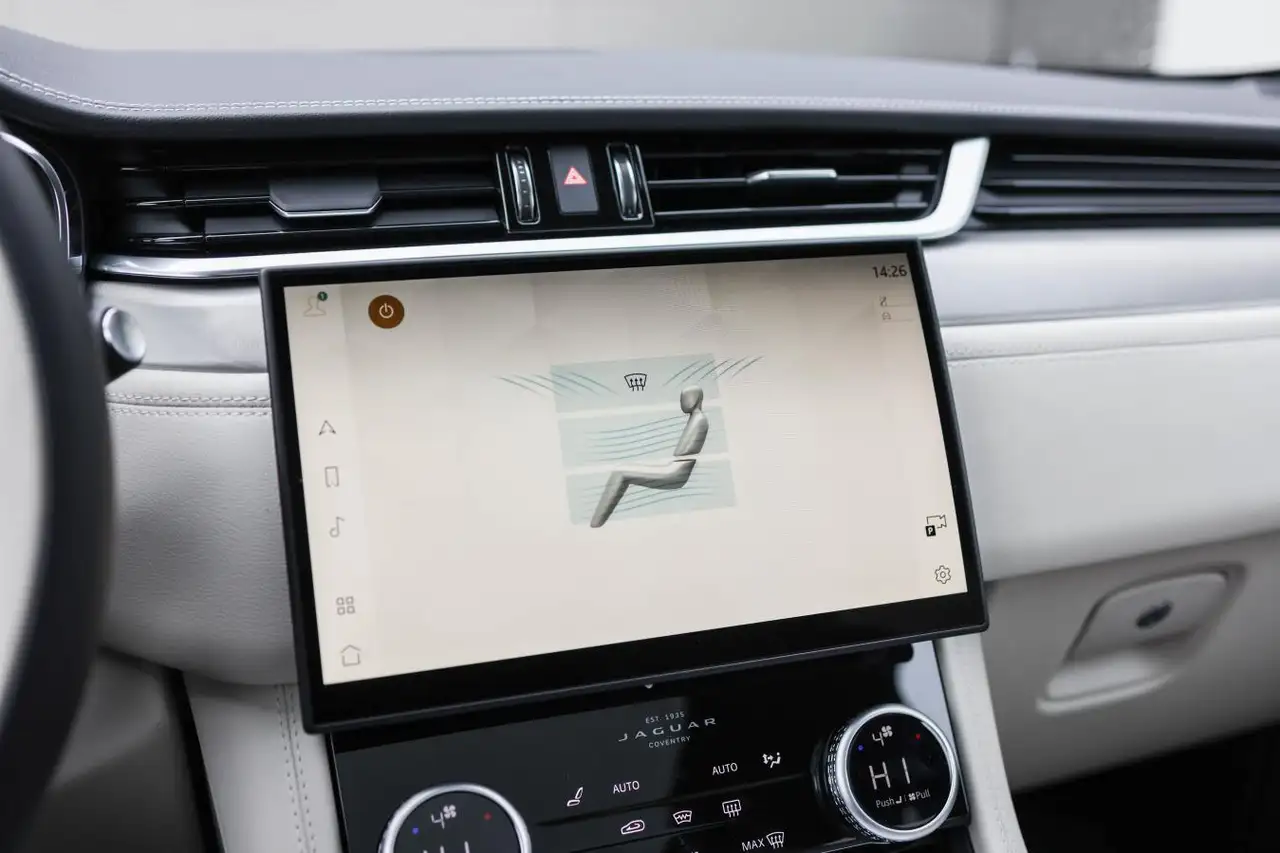 Jaguar F-Pace снимка Jaguar F-Pace