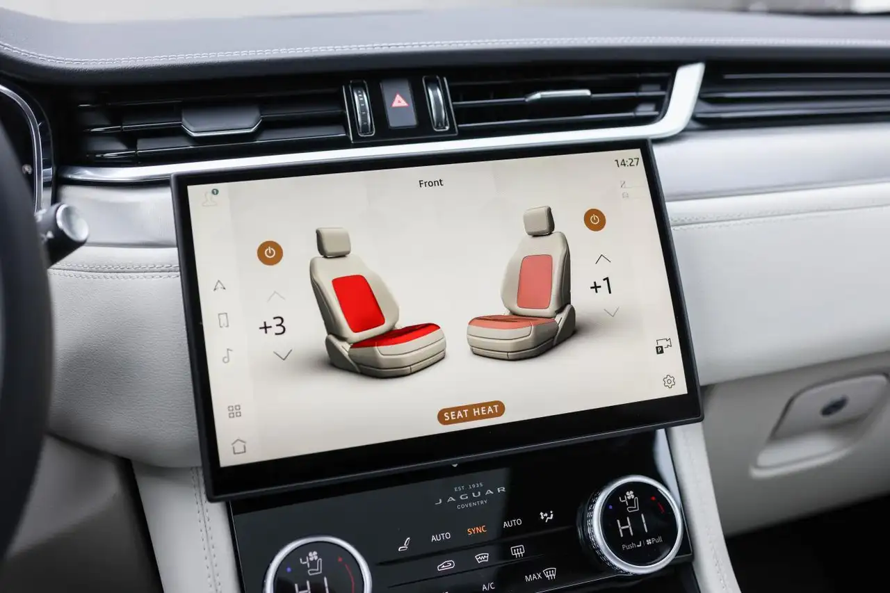 Jaguar F-Pace снимка Jaguar F-Pace