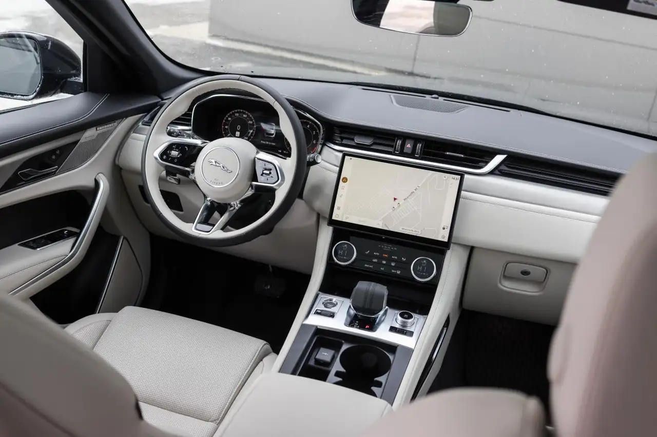 Jaguar F-Pace снимка Jaguar F-Pace