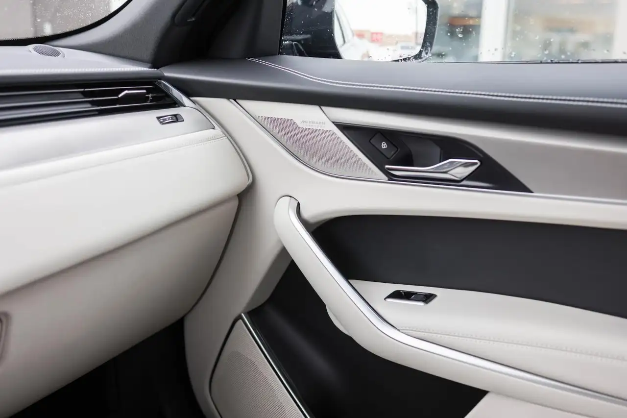 Jaguar F-Pace снимка Jaguar F-Pace