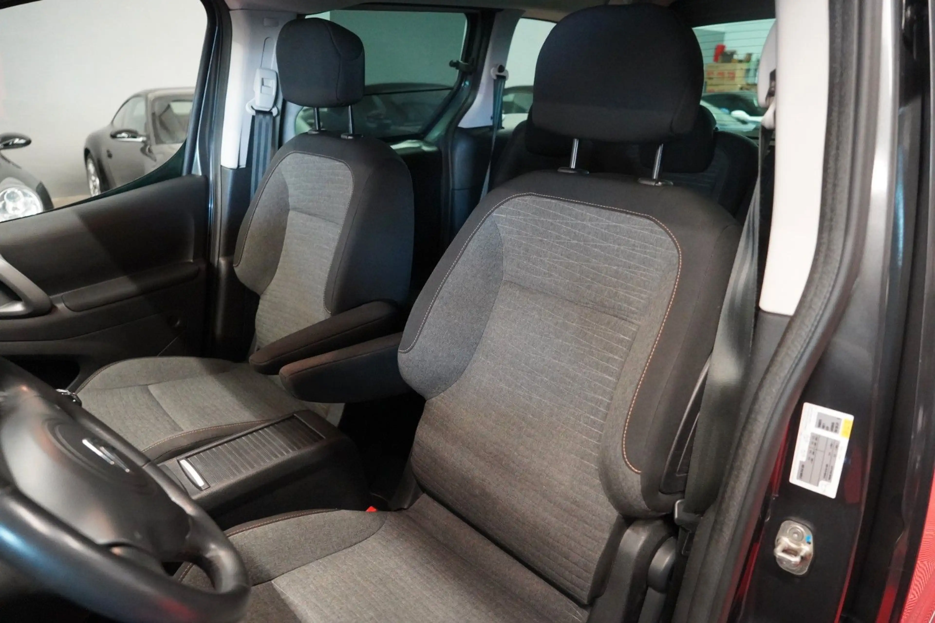 Citroen Berlingo 1.2 *2.Hand*Unfallfrei*Rückfahrk*Navi* — photo 15