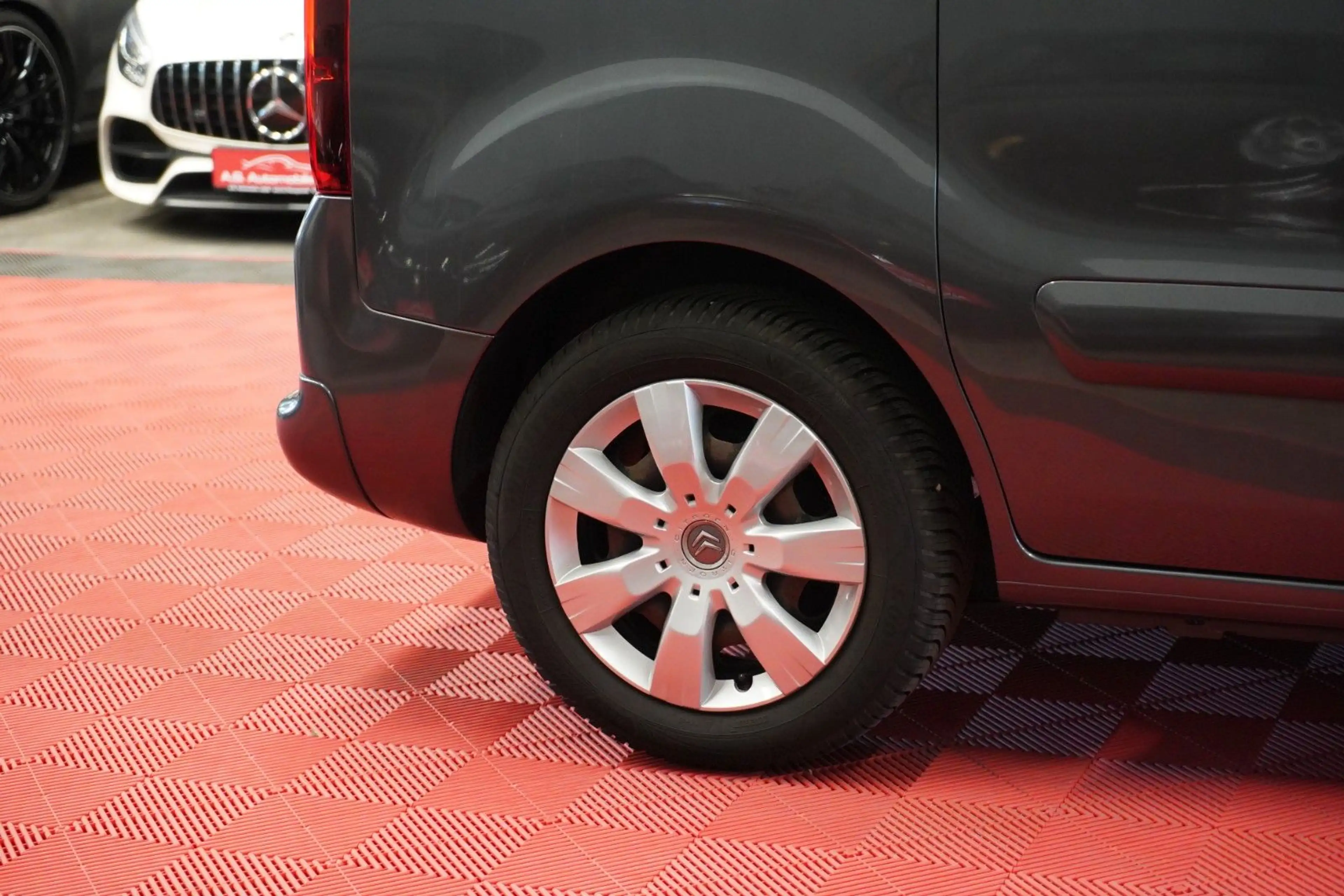 Citroen Berlingo 1.2 *2.Hand*Unfallfrei*Rückfahrk*Navi* — photo 6
