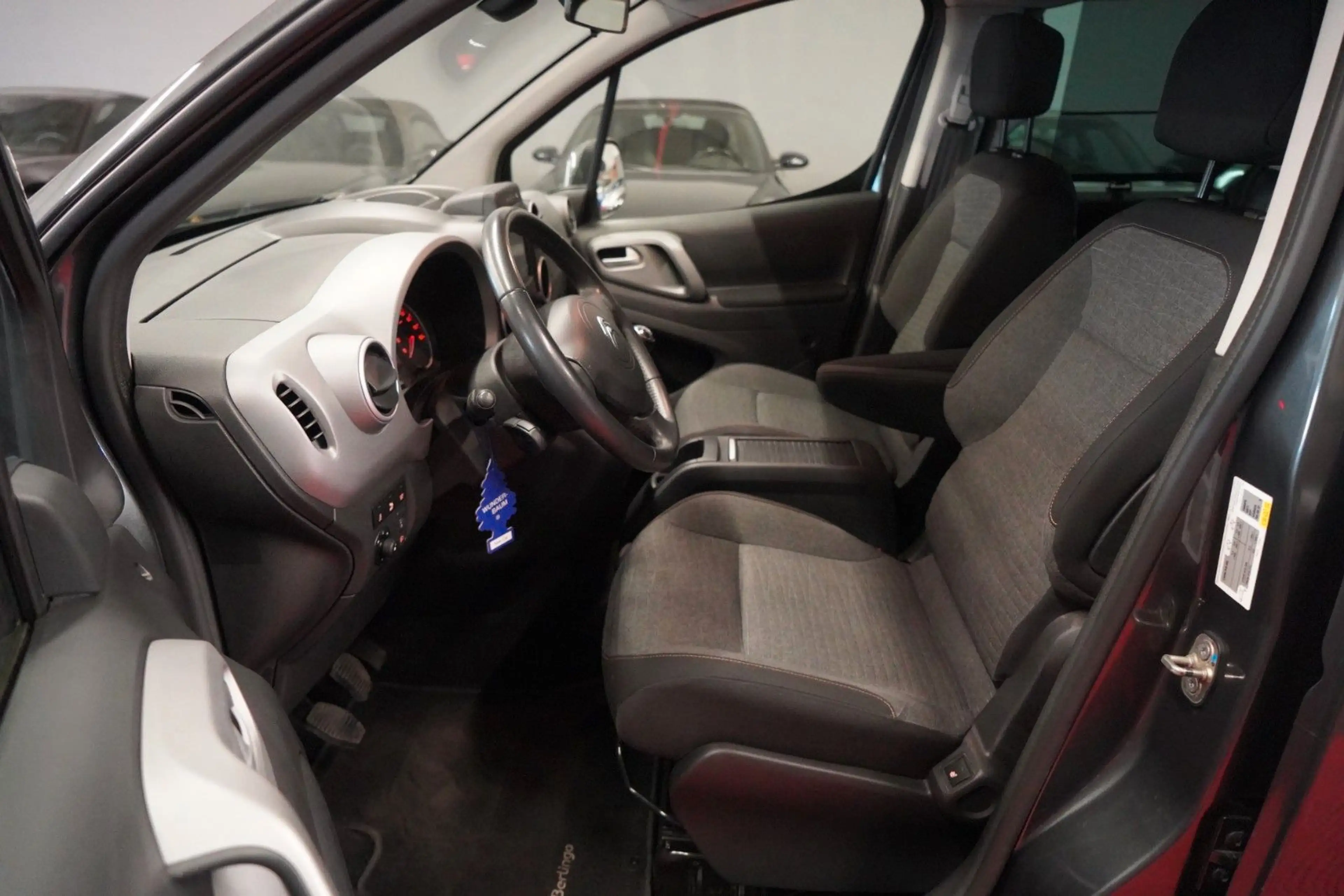 Citroen Berlingo 1.2 *2.Hand*Unfallfrei*Rückfahrk*Navi* — photo 14