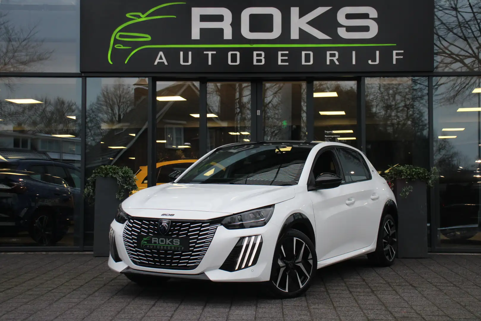 Peugeot 208 Hybrid 100 e-DCS6 GT Automaat Weiß - 1