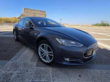Model S 90D