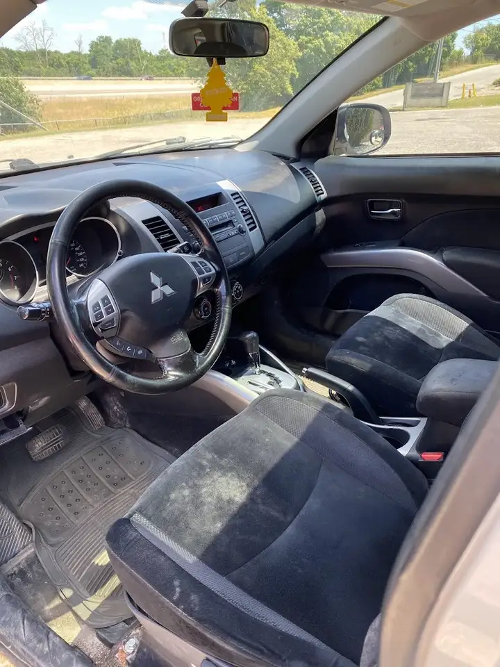 Mitsubishi Outlander снимка Mitsubishi Outlander