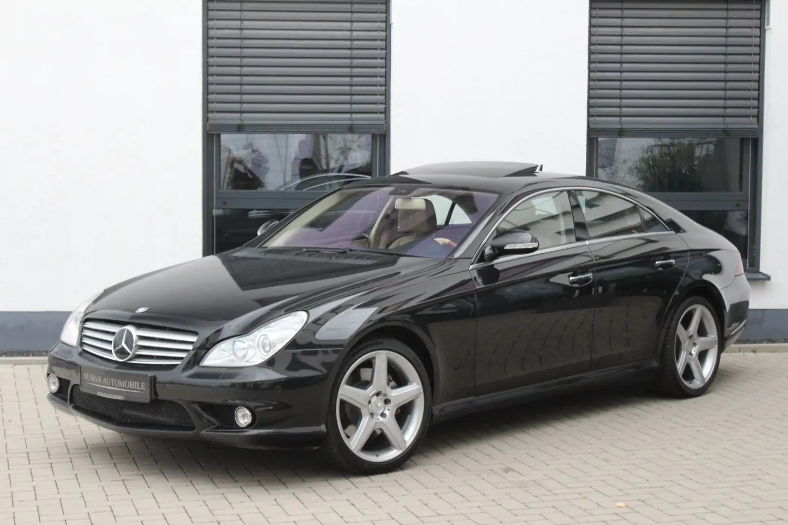 Mercedes-Benz CLS 500 **AMG-PAKET COMAND S-KLIMA ALCANTARA 19" Schwarz - 1