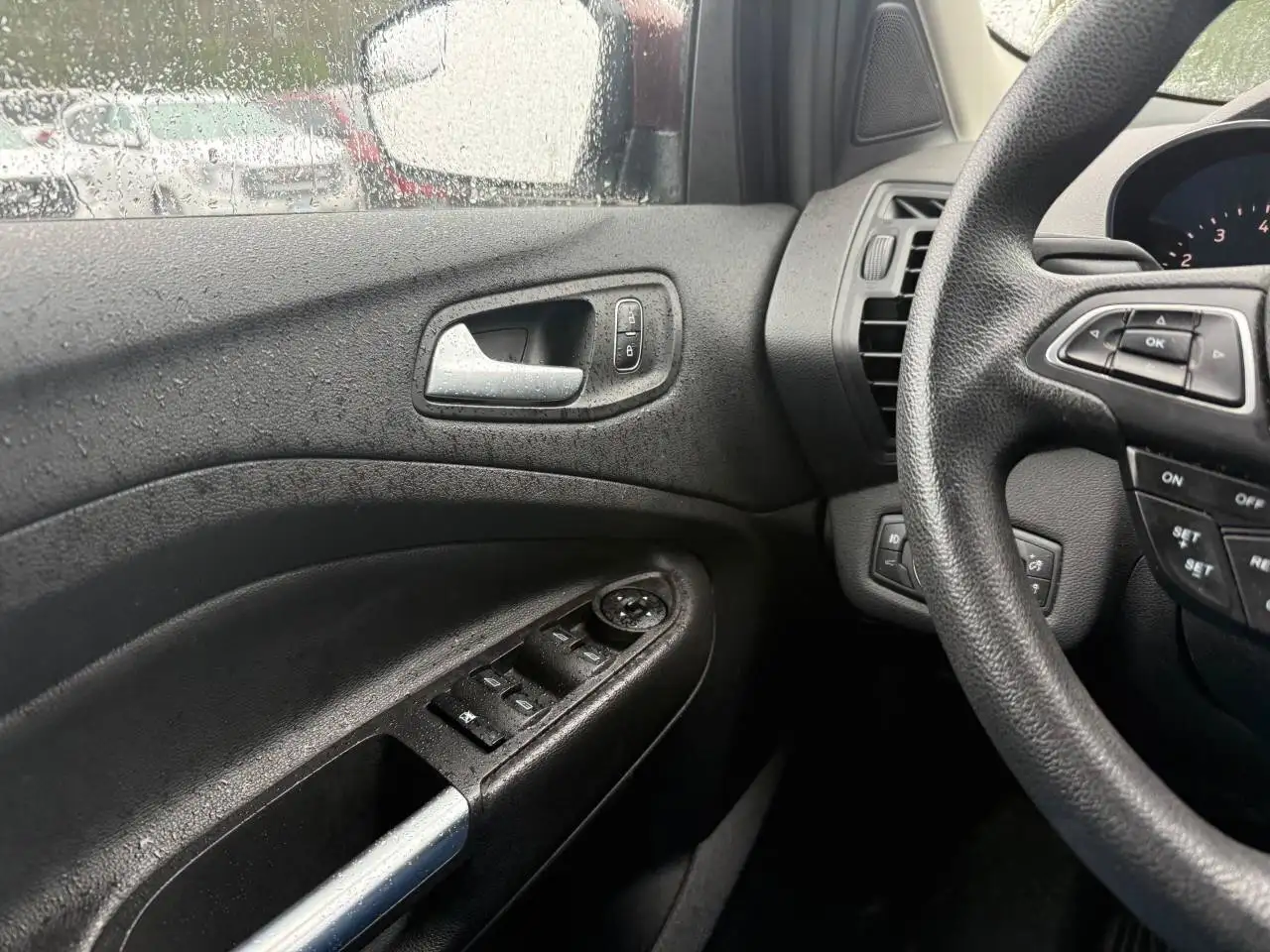 Ford Escape снимка Ford Escape