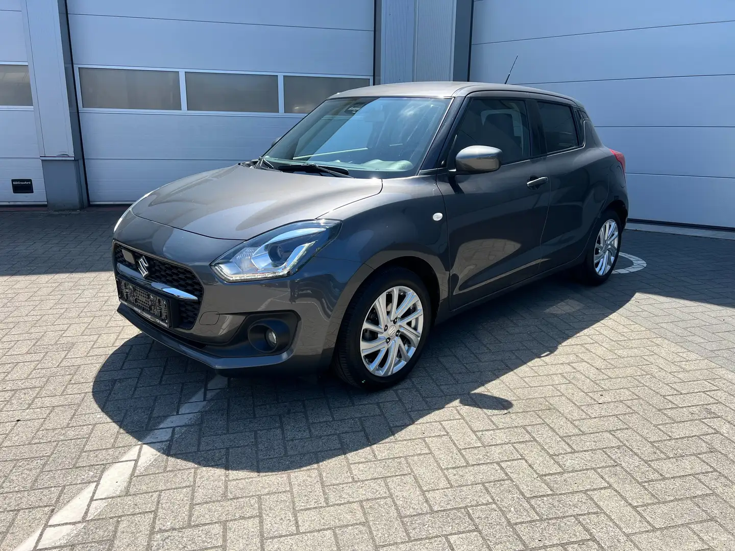Suzuki Swift Swift 1.2 Dualjet Hybrid Comfort Gris - 1