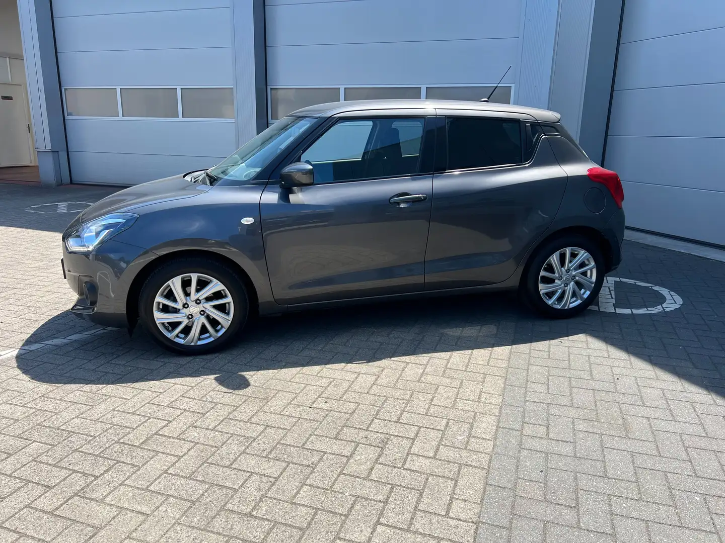 Suzuki Swift Swift 1.2 Dualjet Hybrid Comfort Gris - 2