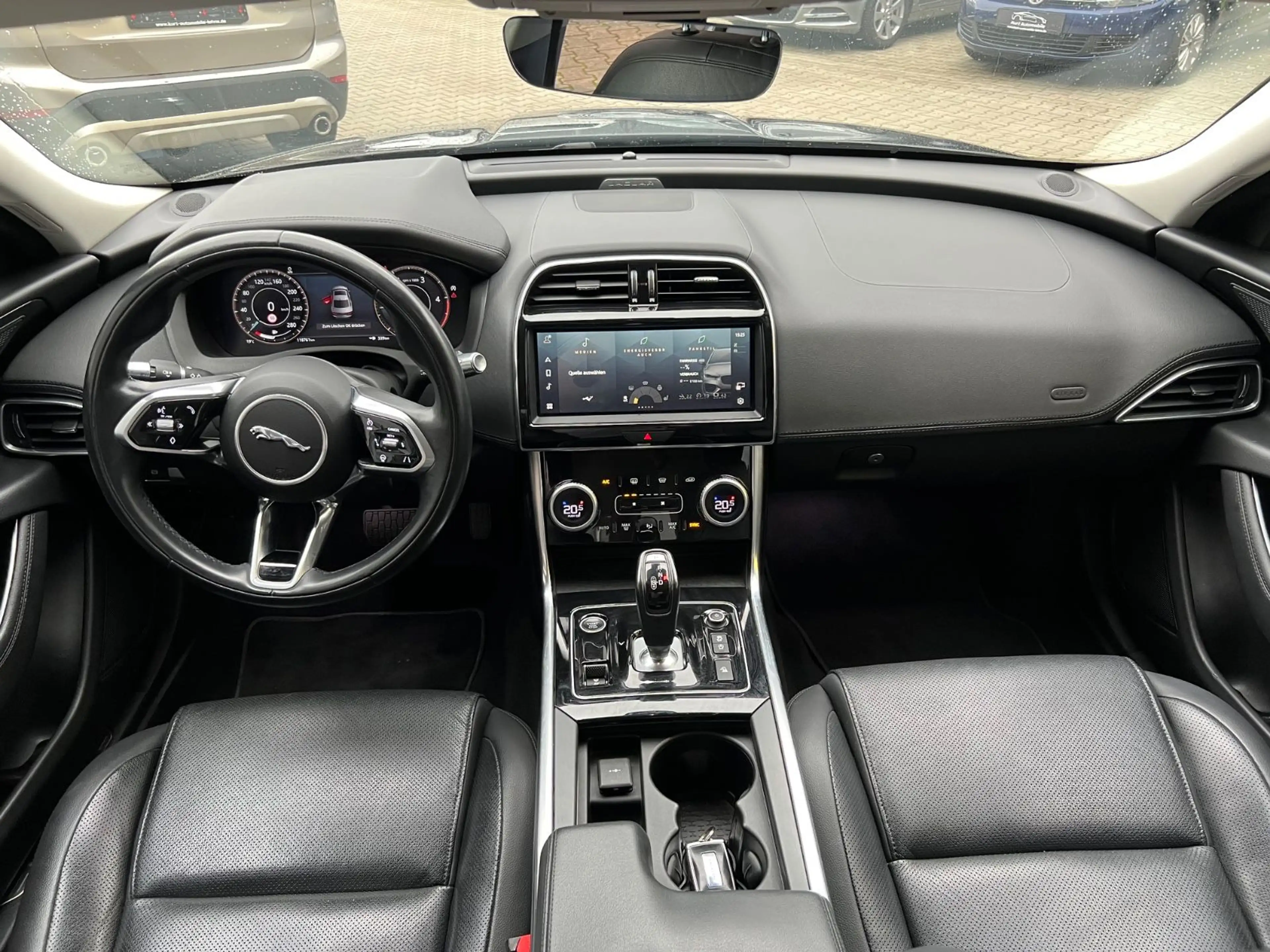 Jaguar XE S/LEDER/NAVI/TEMPOMAT/AUTOMATIK/DAB/MEMORY — photo 14