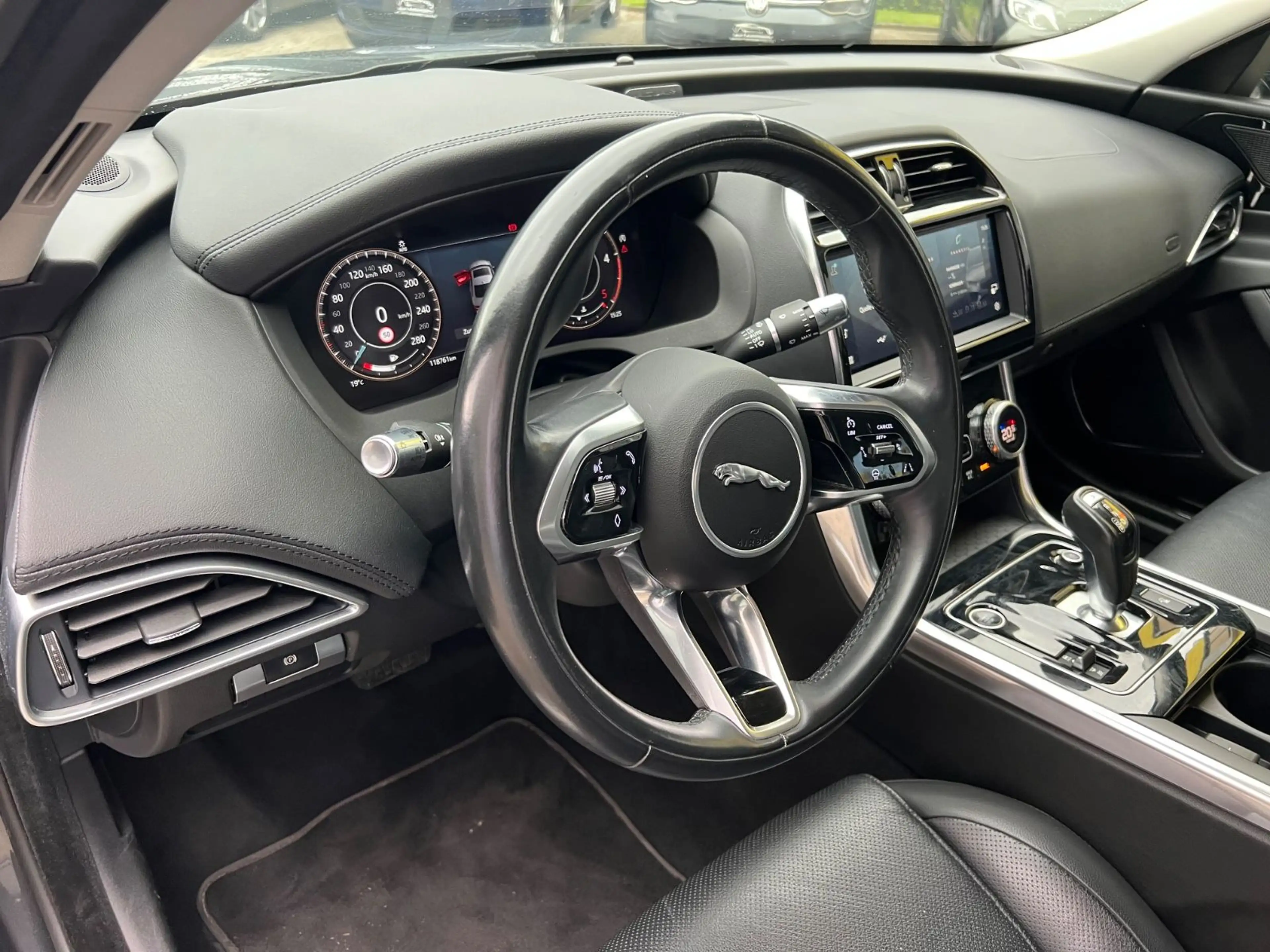 Jaguar XE S/LEDER/NAVI/TEMPOMAT/AUTOMATIK/DAB/MEMORY — photo 12
