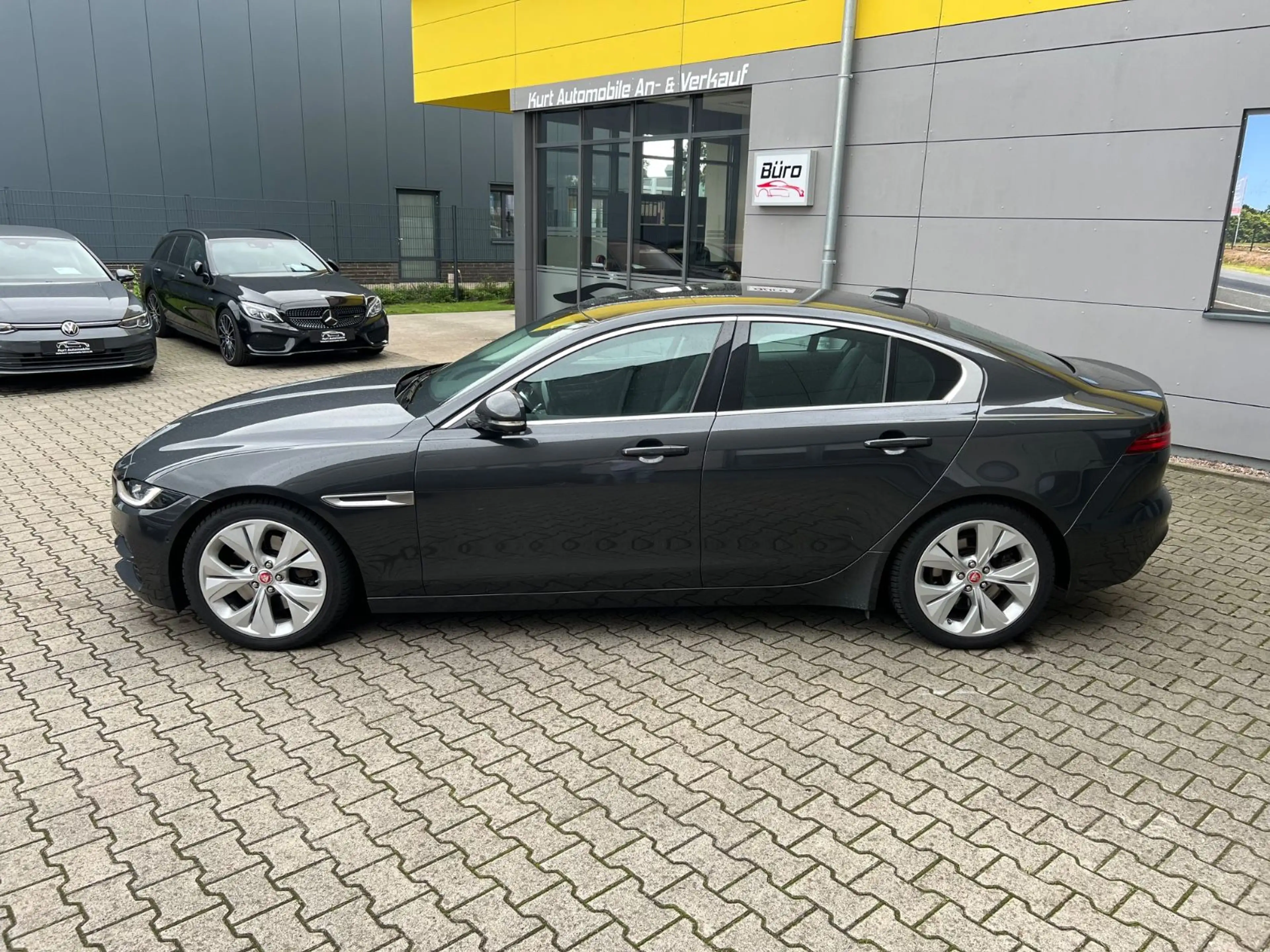 Jaguar XE S/LEDER/NAVI/TEMPOMAT/AUTOMATIK/DAB/MEMORY — photo 3