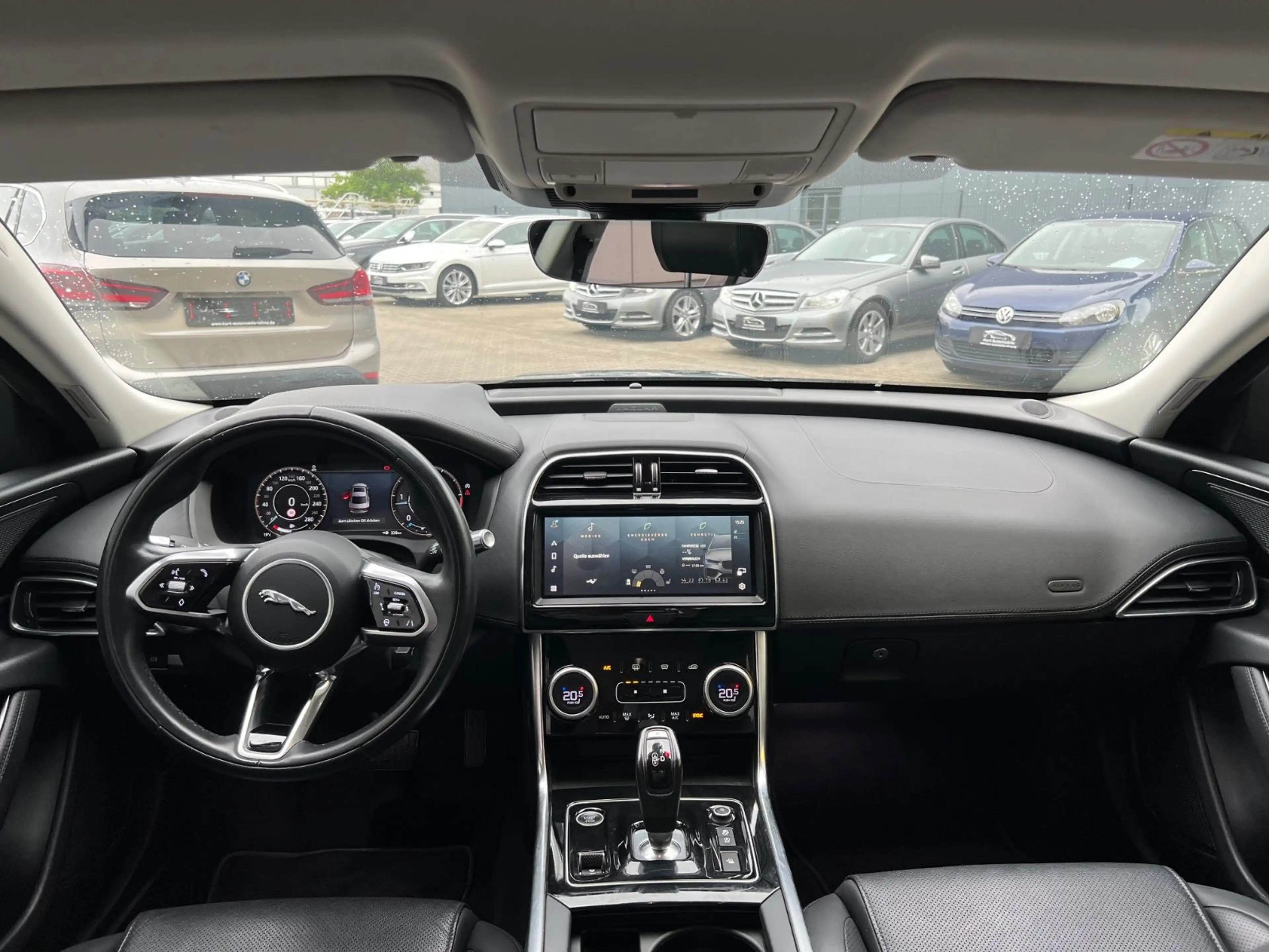 Jaguar XE S/LEDER/NAVI/TEMPOMAT/AUTOMATIK/DAB/MEMORY — photo 15