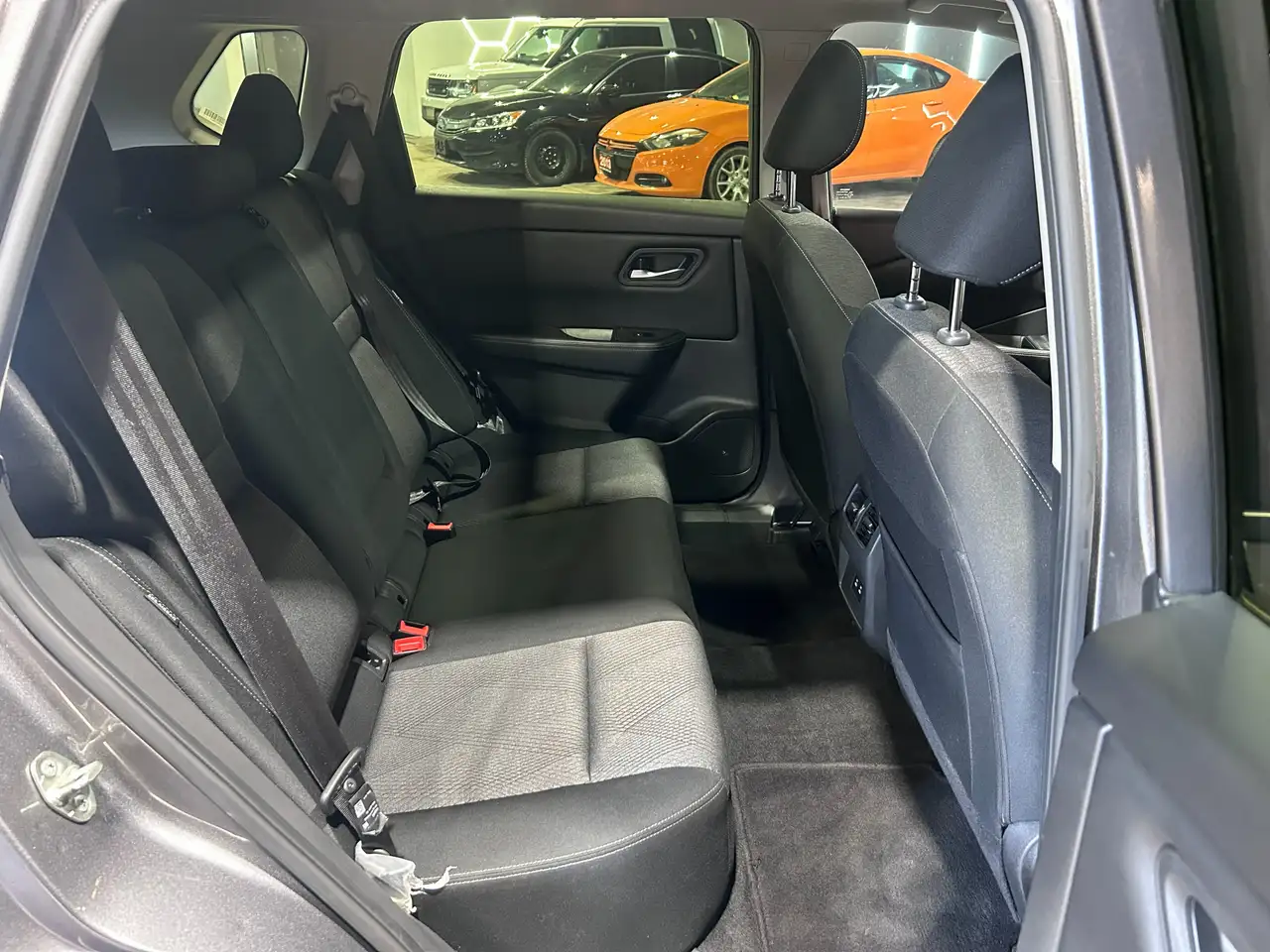 Nissan Rogue снимка Nissan Rogue