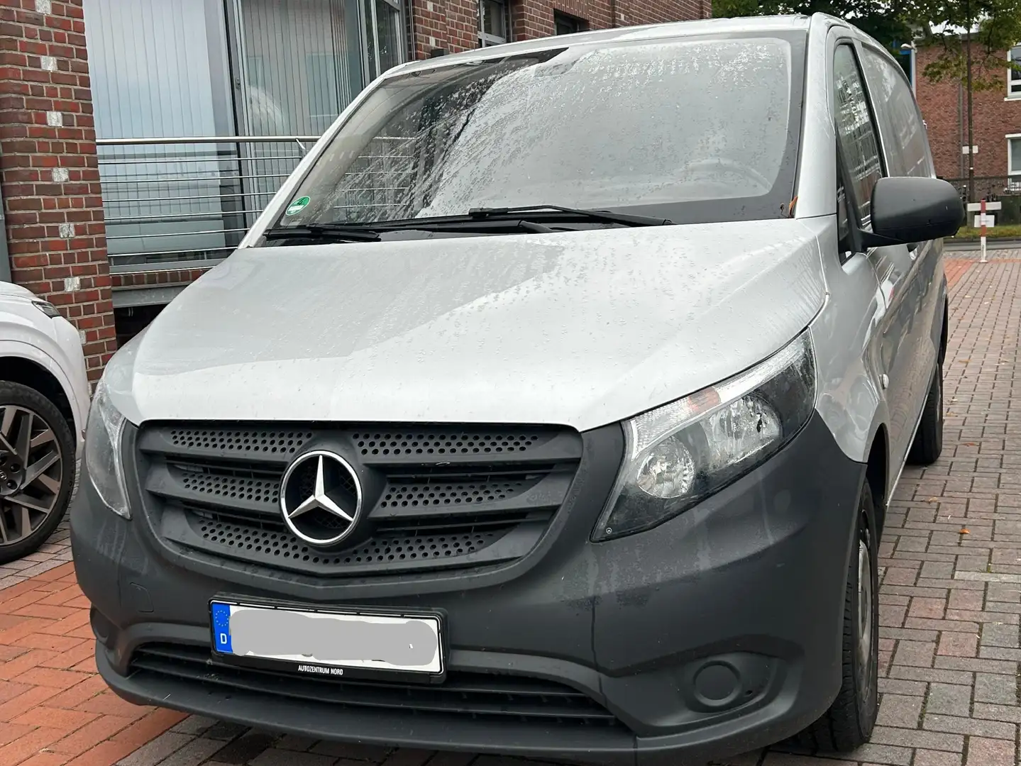 Mercedes-Benz Vito Vito 111 CDI Transporter, lang, AHK TÜV 08/27 Silber - 2