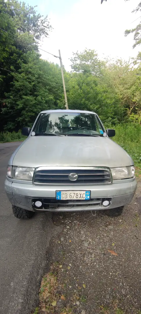 Mazda Pick Up Cab Plus Double Cab 2.5 tds SDX c/clima Plateado - 2