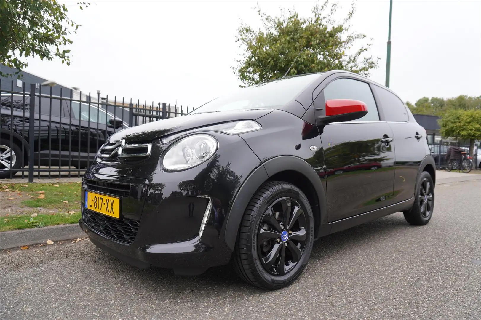 Citroen C1 1.0 VTi 72PK S&S 5D JCC+ Apple Carplay Parkeer Cam Zwart - 1