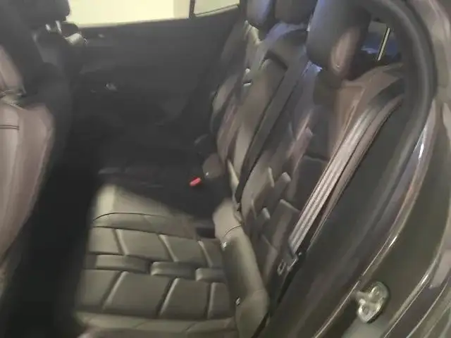 DS Automobiles DS 4 view 10