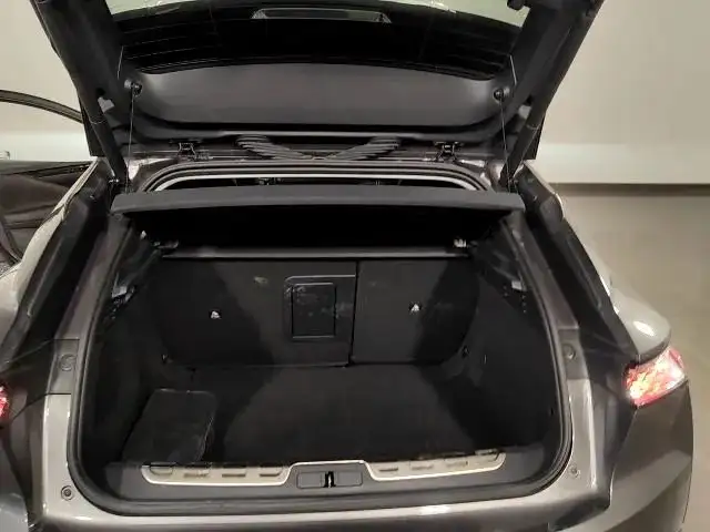 DS Automobiles DS 4 view 21