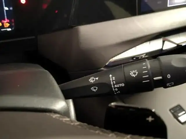 DS Automobiles DS 4 view 15