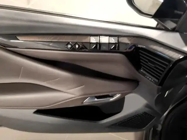 DS Automobiles DS 4 view 19