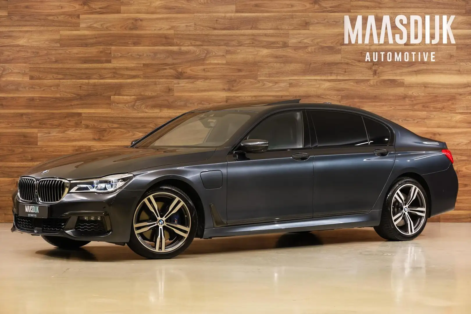 BMW 740 7-serie 740Le xDrive|M-Sport|Individual|Rear Loung Gris - 1