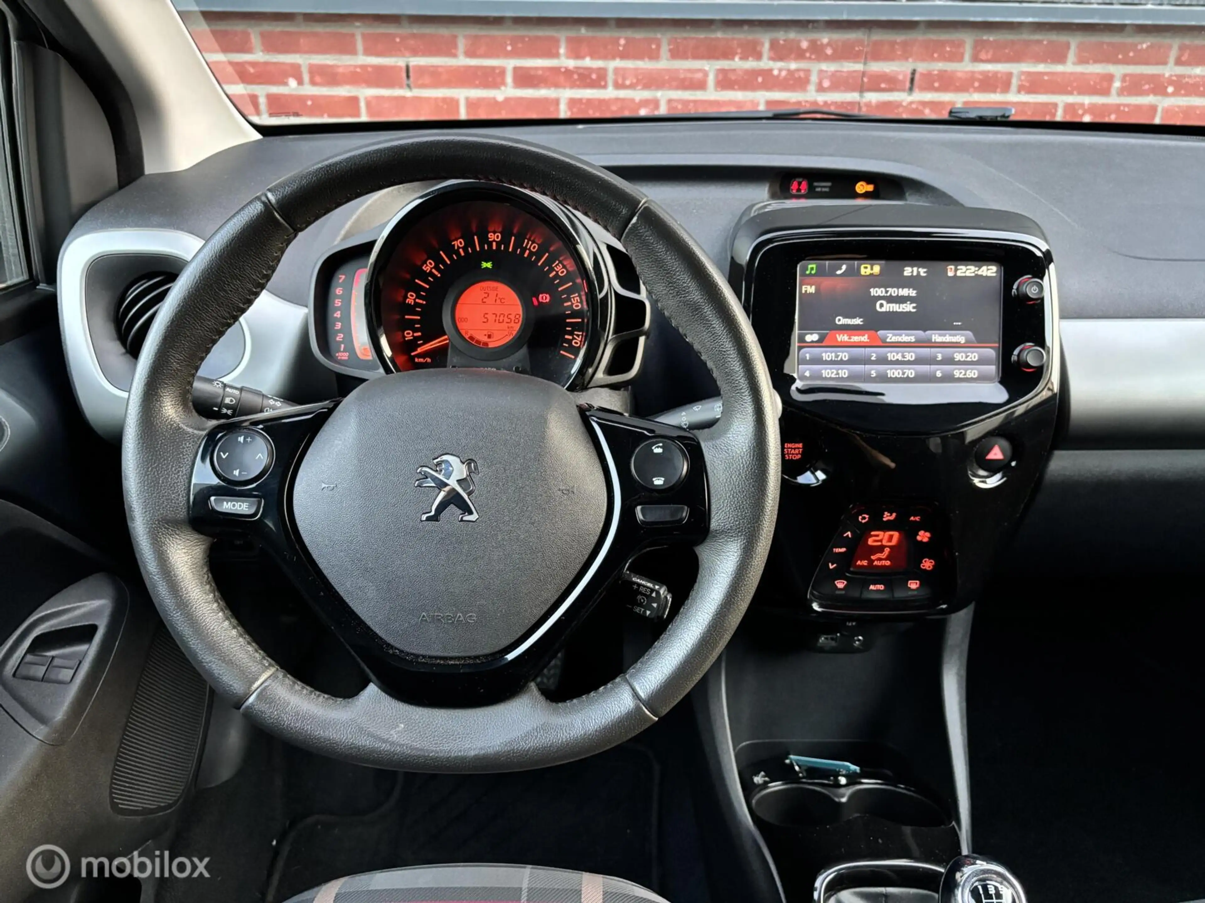 Peugeot 108 1.0 e-VTi Première | Camera | Keyless | Climate — photo 14